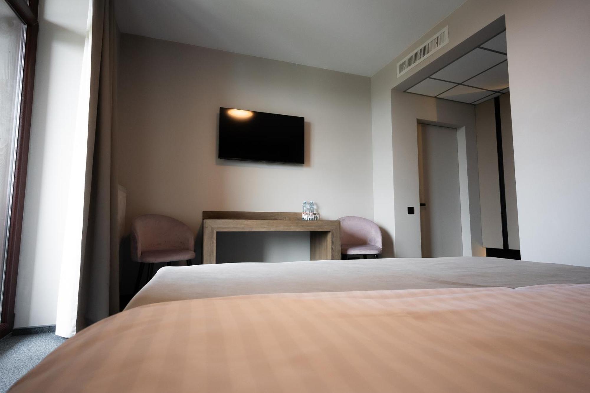 Zagorod Hotel Girka Polonka Екстер'єр фото