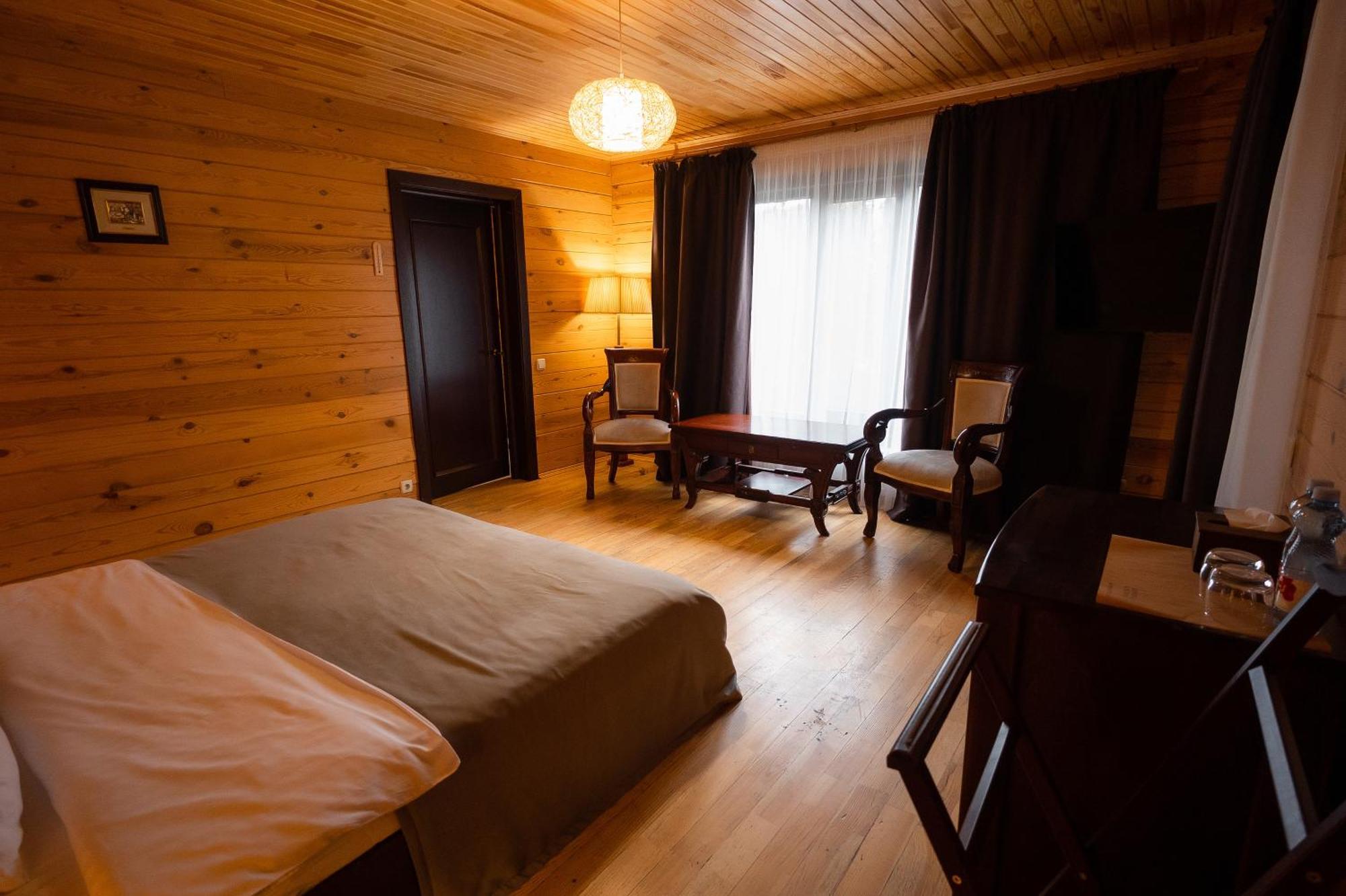 Zagorod Hotel Girka Polonka Екстер'єр фото